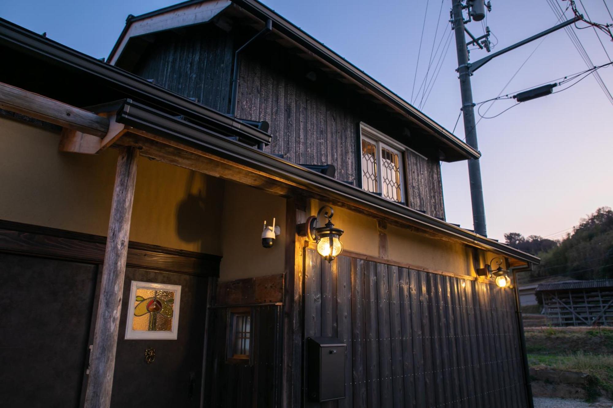 サウナとドッグラン付きのアンティーク古民家宿 Akiya Cornerstone Авадзи Экстерьер фото